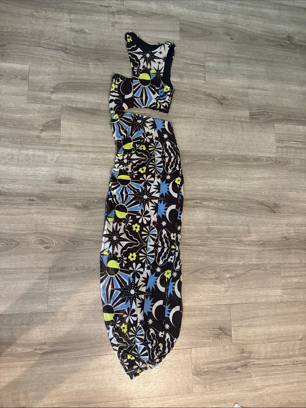 Sleeveless Geometric Print Maxi Dress in Black and Blue